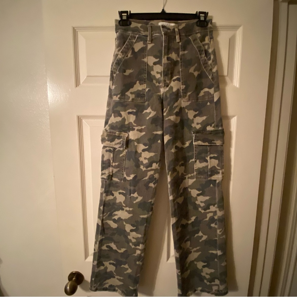High-Rise Wide Leg Camo Cargo Jeans - Green Camo